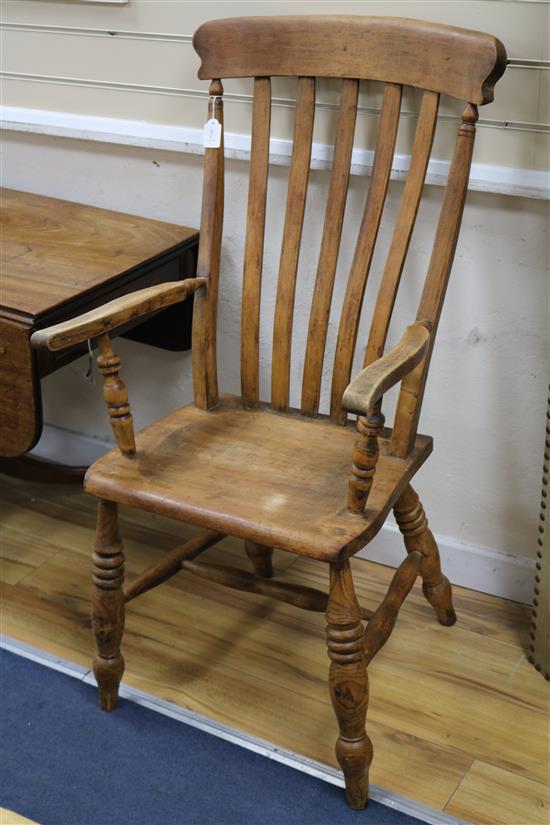 A Victorian elm and beech Windsor chair